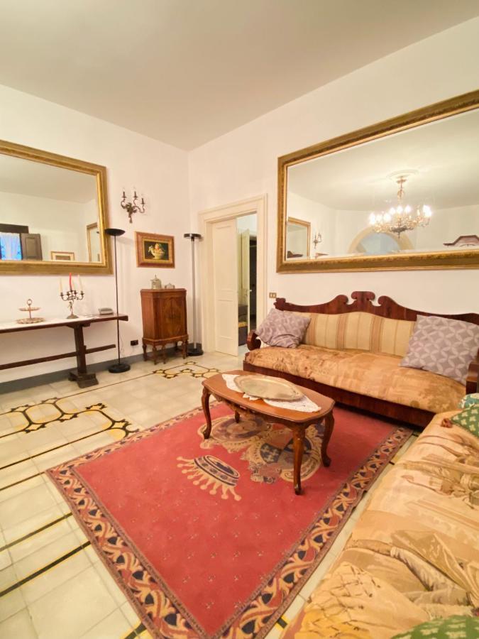 Elegante Appartamento Nel Cuore Del Barocco เลชเช ภายนอก รูปภาพ