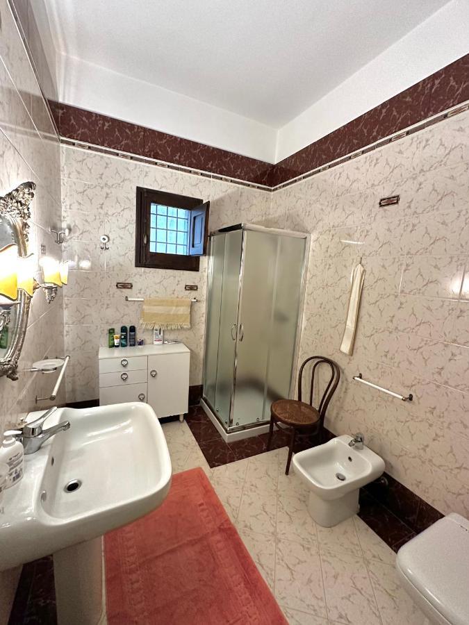 Elegante Appartamento Nel Cuore Del Barocco เลชเช ภายนอก รูปภาพ