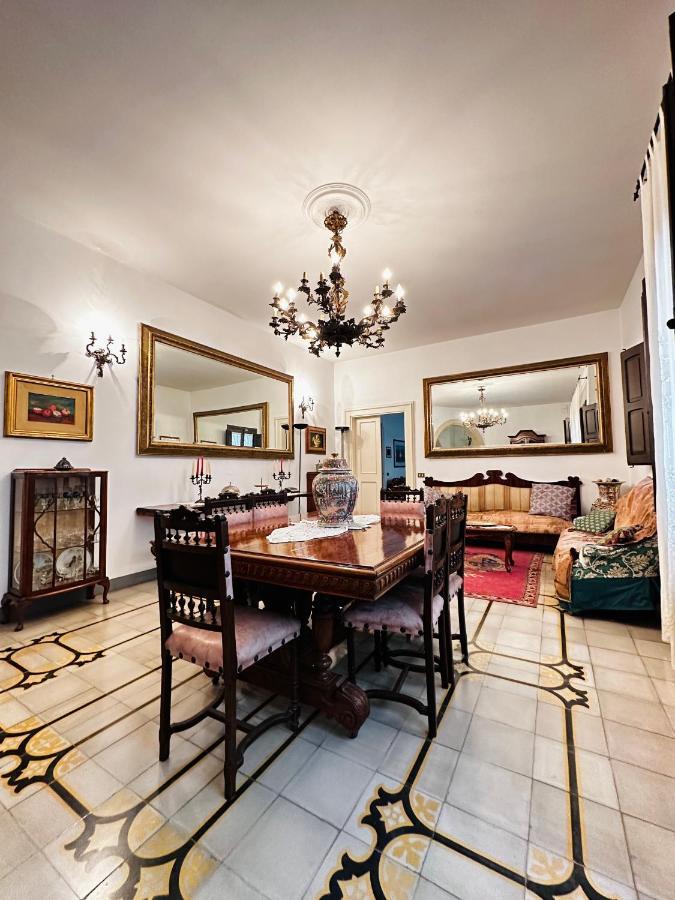 Elegante Appartamento Nel Cuore Del Barocco เลชเช ภายนอก รูปภาพ