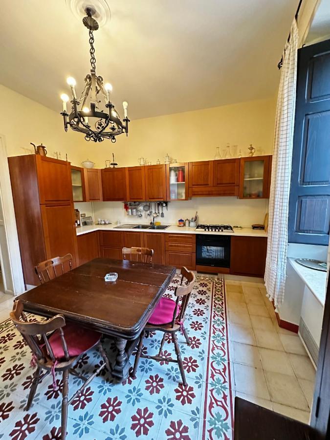 Elegante Appartamento Nel Cuore Del Barocco เลชเช ภายนอก รูปภาพ